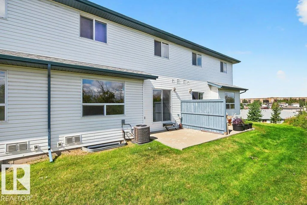 450 HYNDMAN Crescent