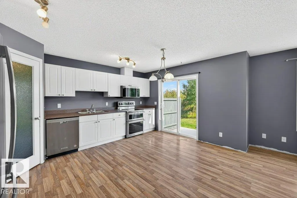 450 HYNDMAN Crescent