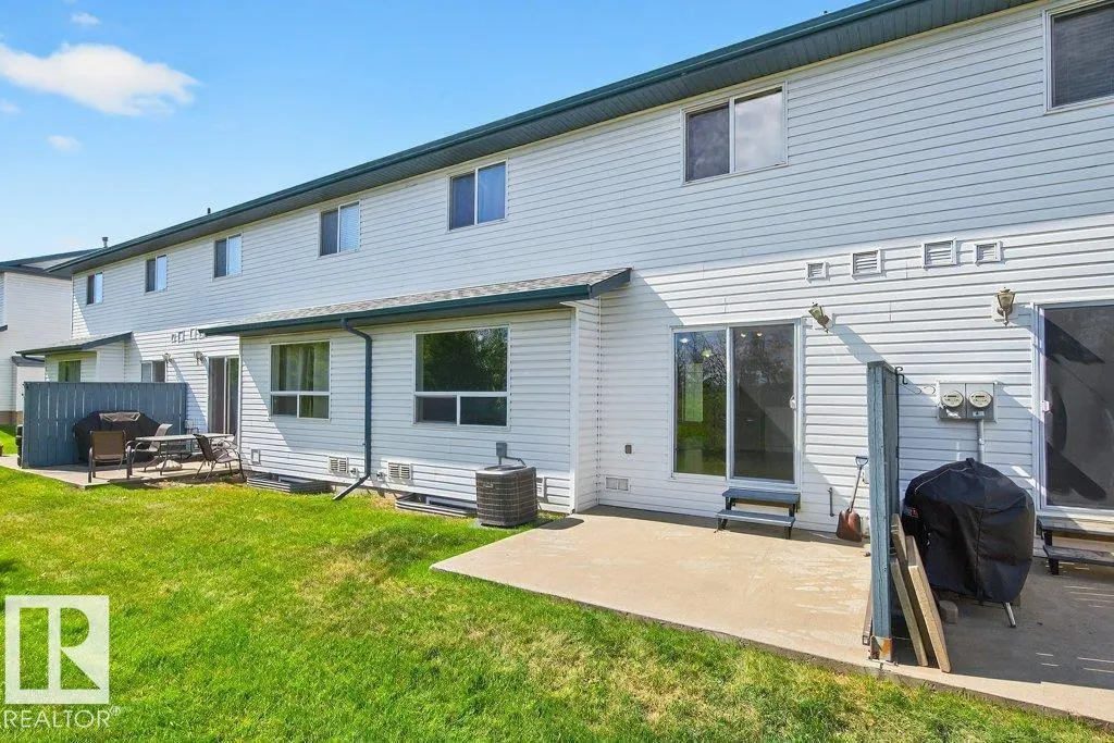 450 HYNDMAN Crescent