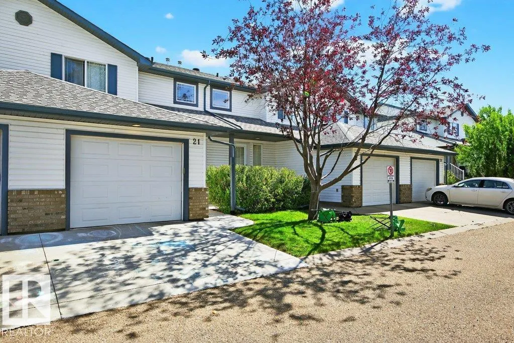 450 HYNDMAN Crescent