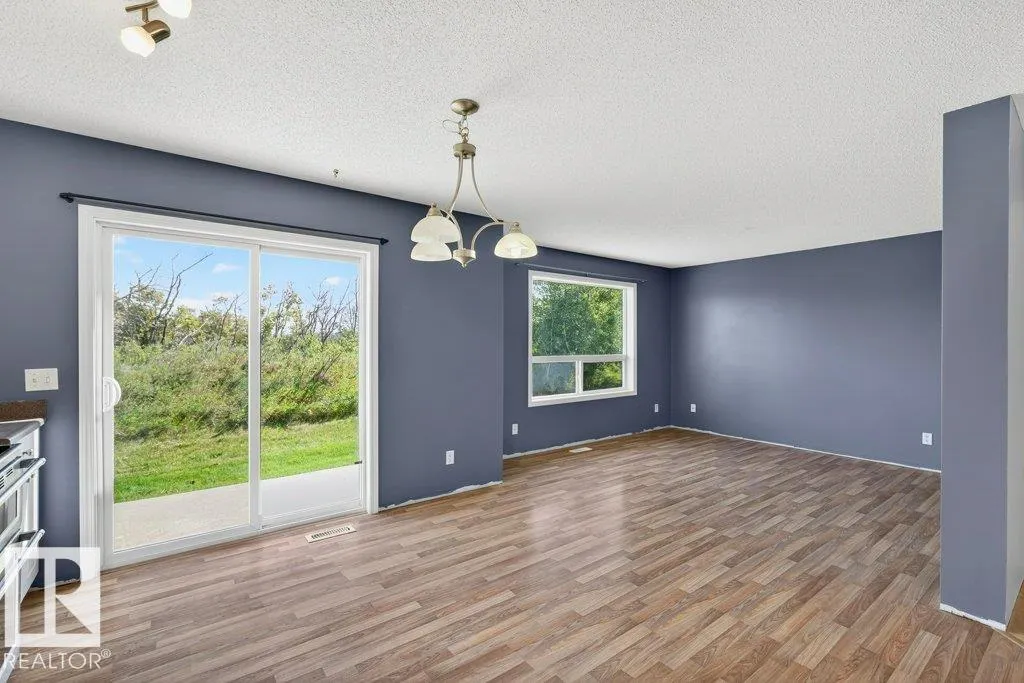 450 HYNDMAN Crescent