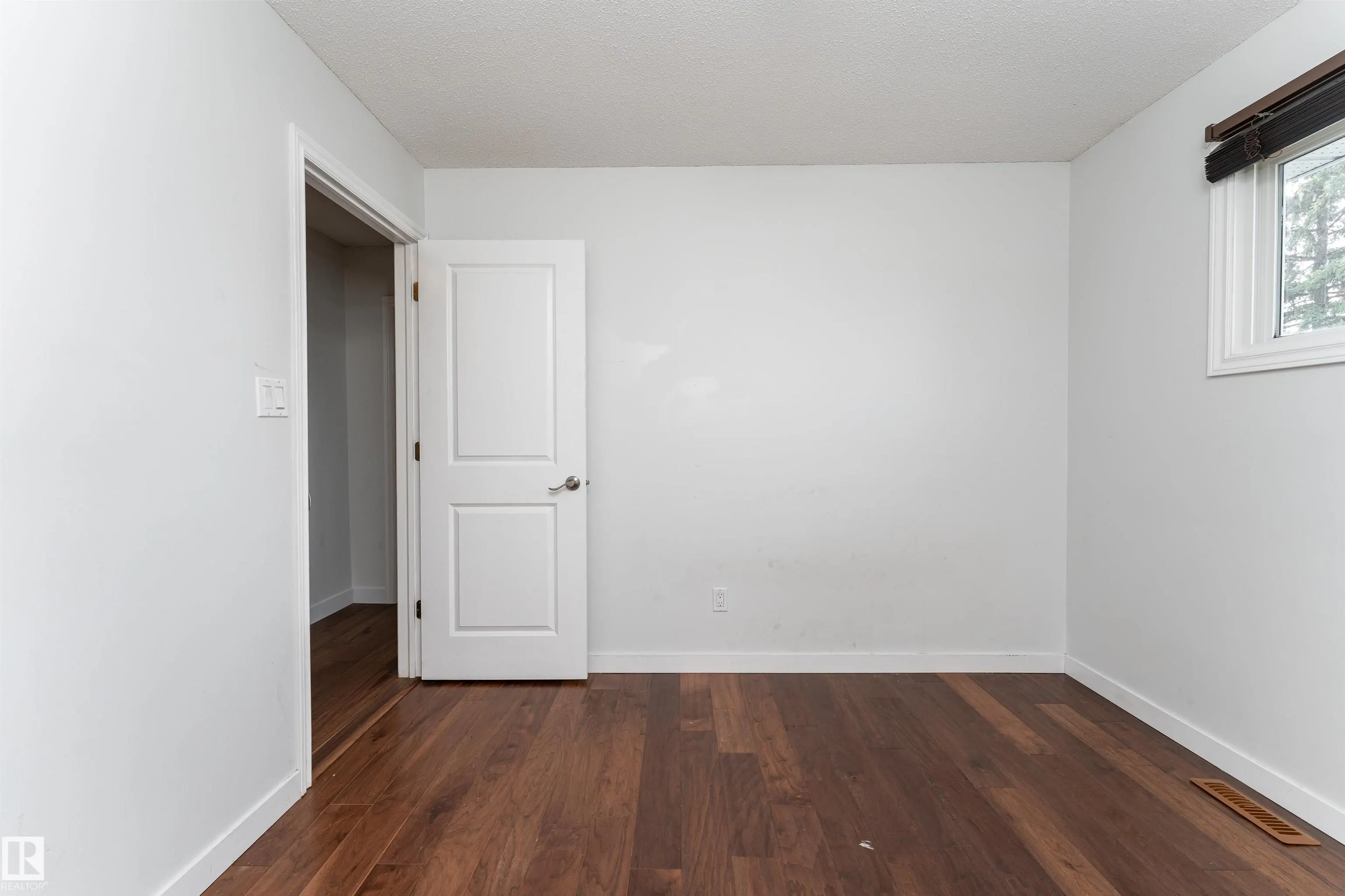 1113 LAKEWOOD ROAD NORTH