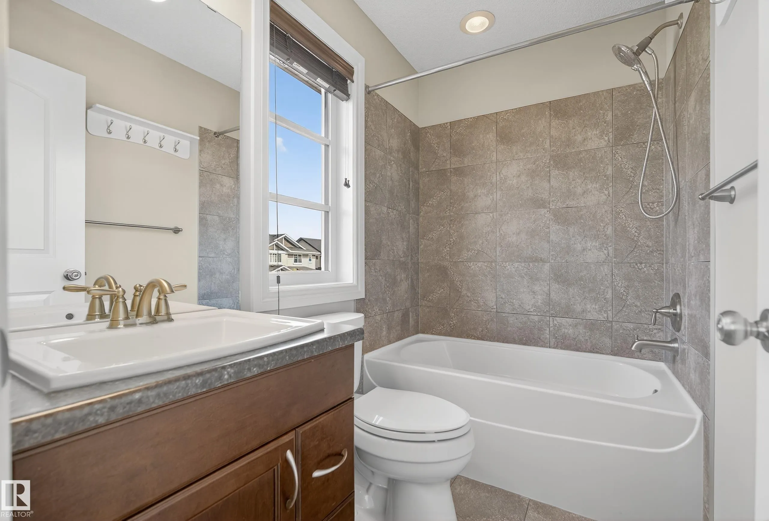 2259 CASEY Crescent