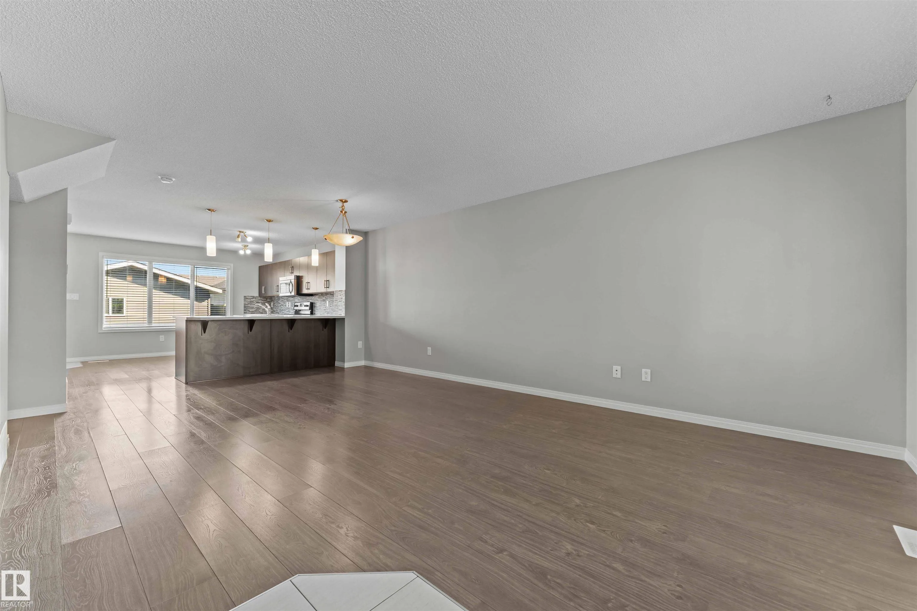 501 ORCHARDS Boulevard