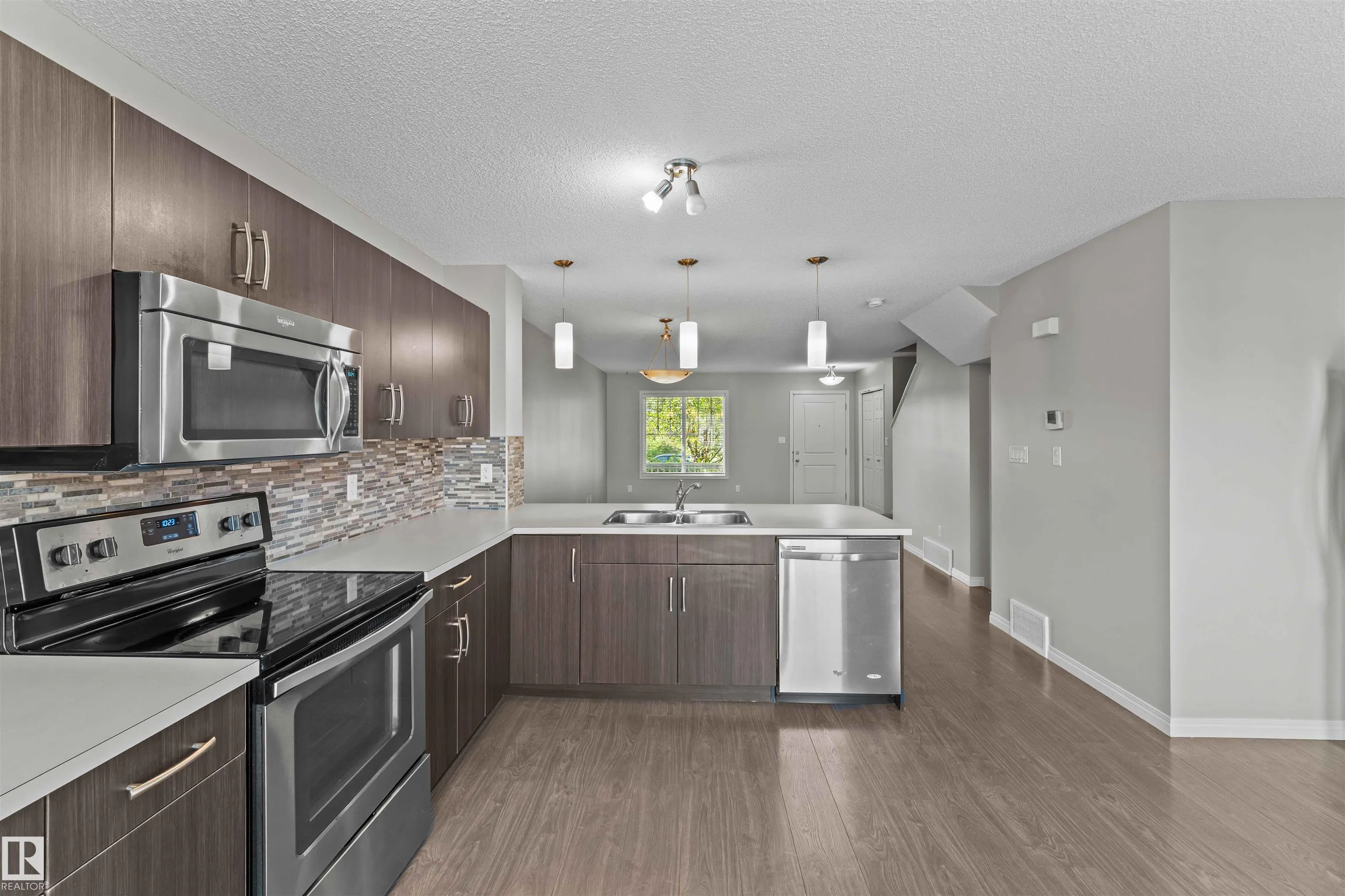 501 ORCHARDS Boulevard