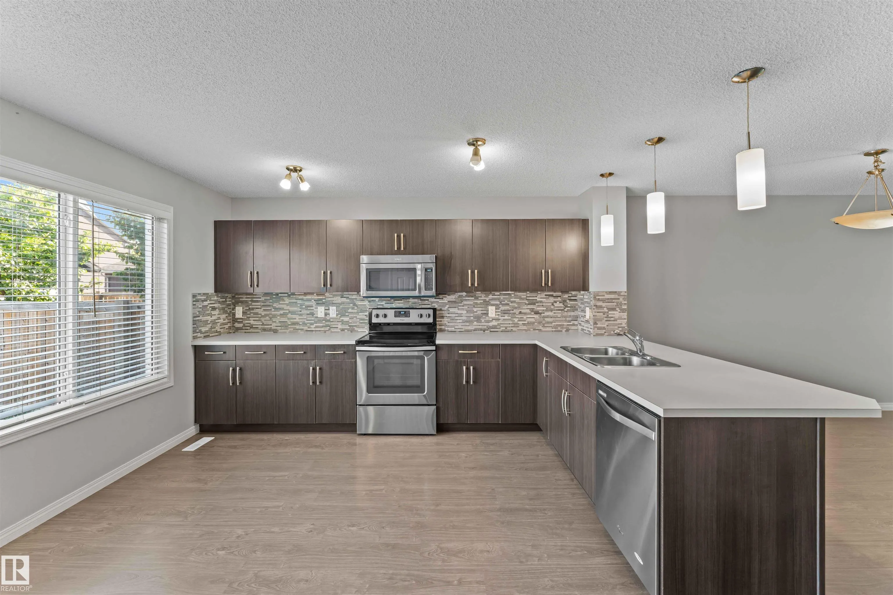 501 ORCHARDS Boulevard
