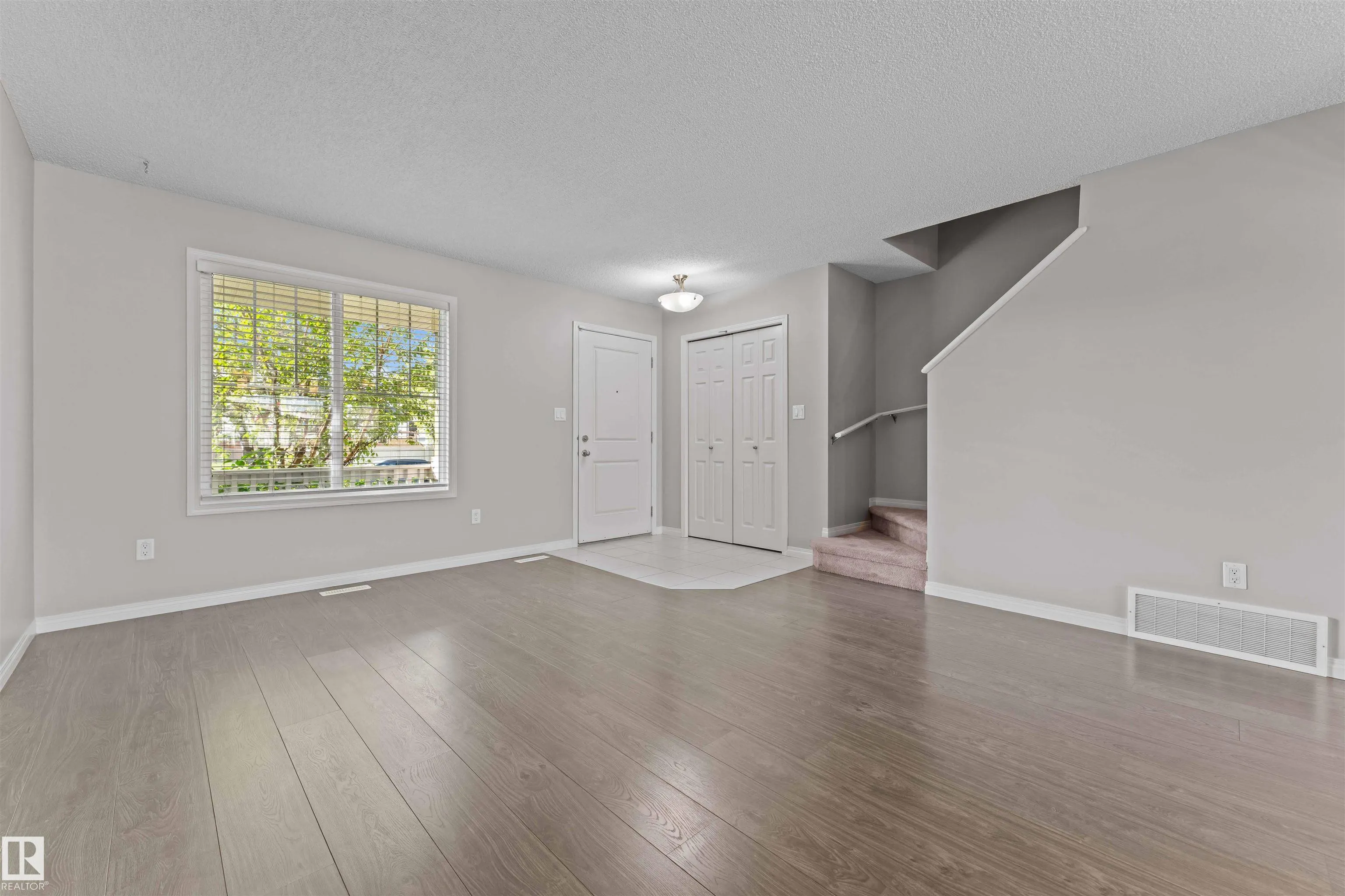 501 ORCHARDS Boulevard