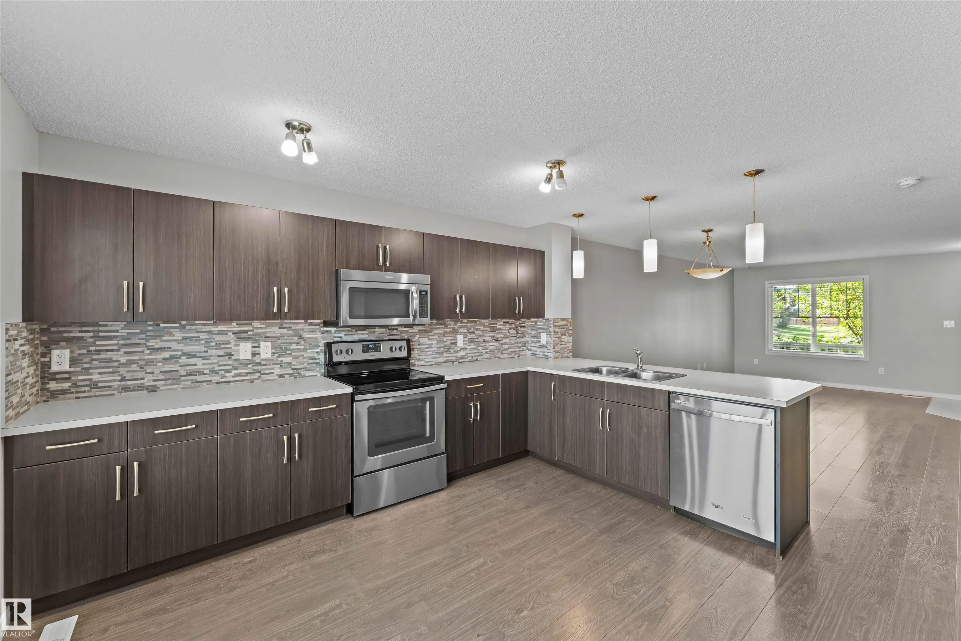501 ORCHARDS Boulevard