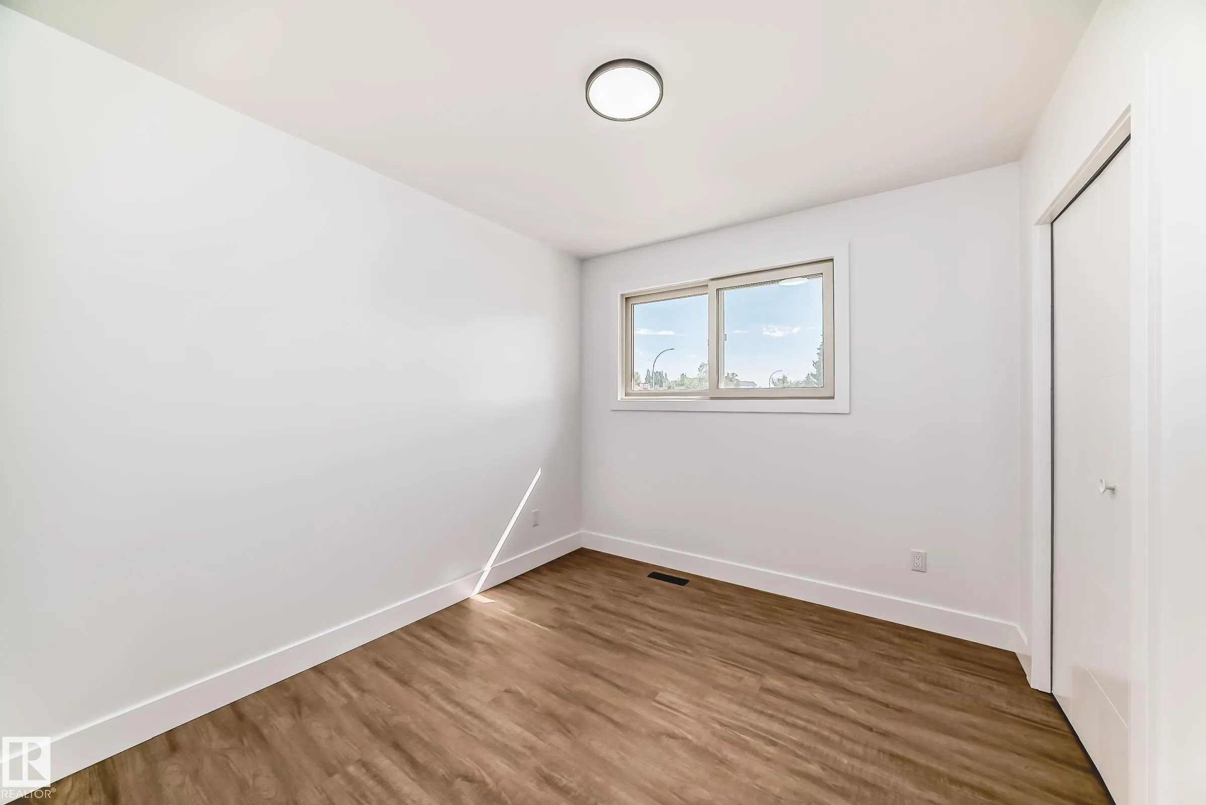 15016 88 Street
