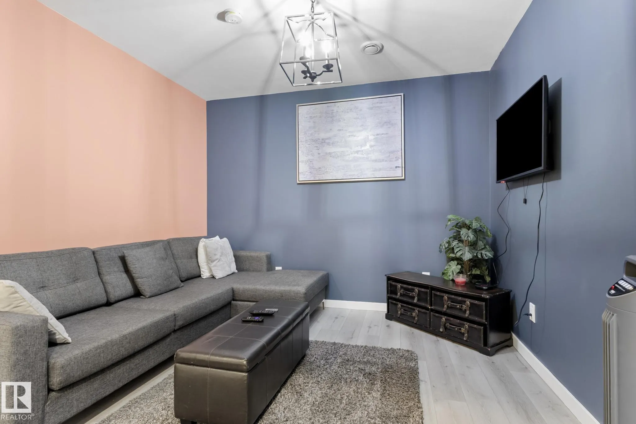 2070 GRAYDON HILL Crescent