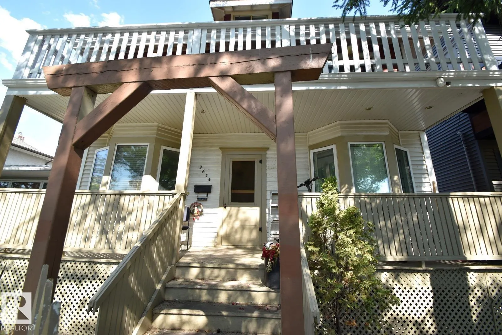9634 110 Avenue