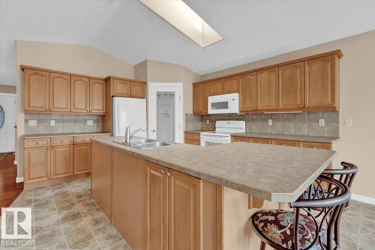 42 BRIDGEVIEW CLOSE