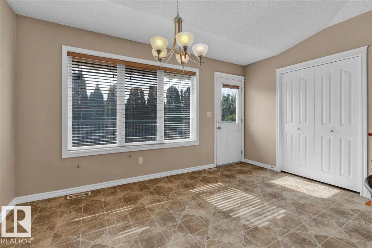 42 BRIDGEVIEW CLOSE