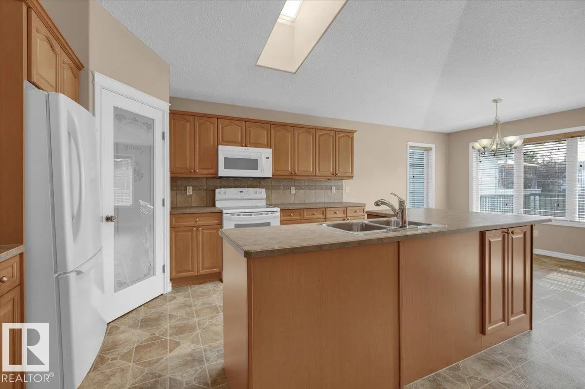 42 BRIDGEVIEW CLOSE