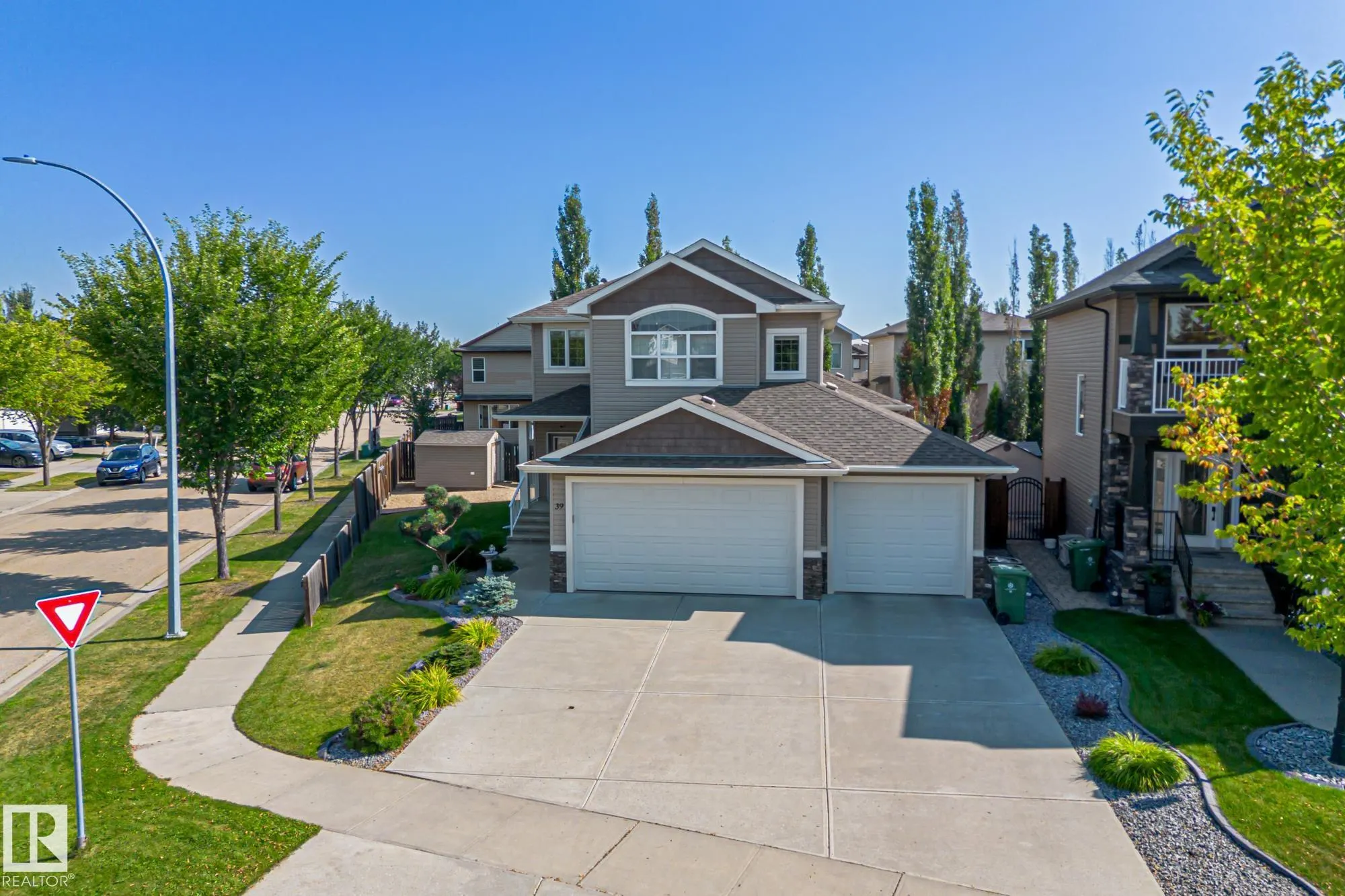 39 HILLSIDE Terrace