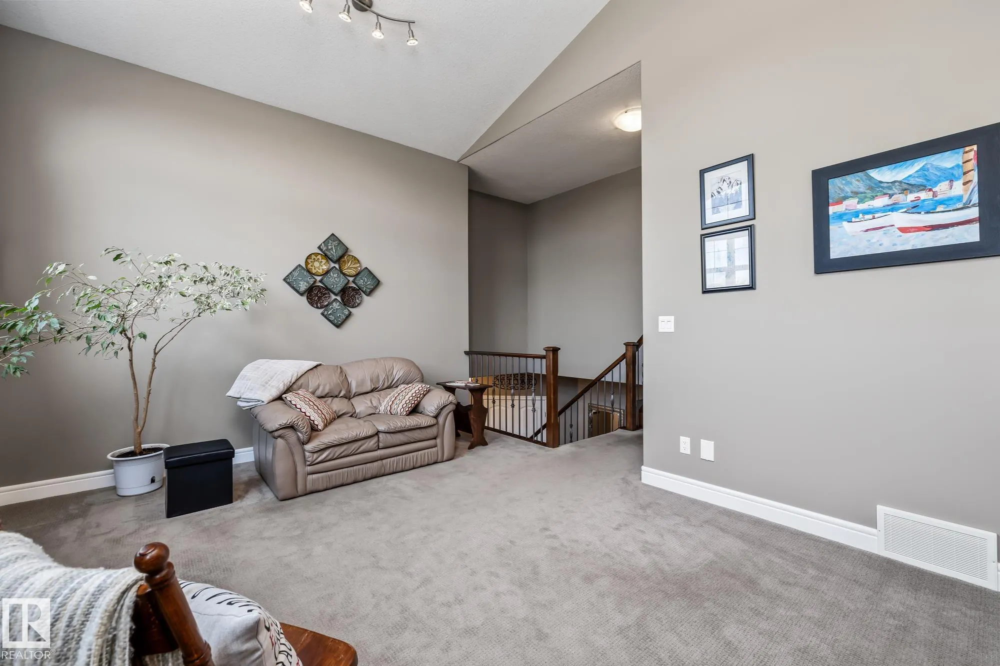 39 HILLSIDE Terrace