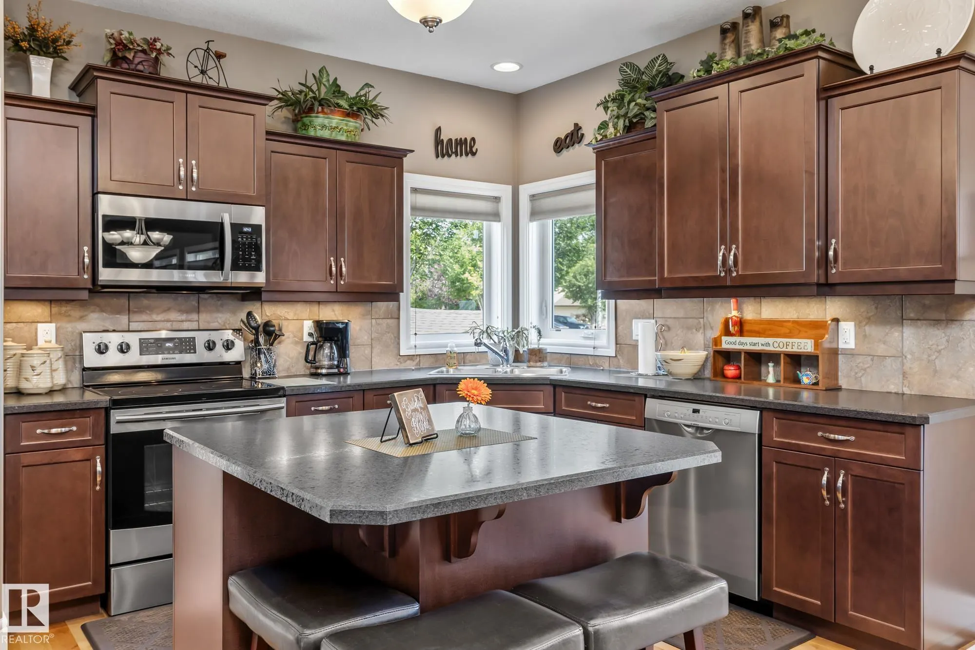 39 HILLSIDE Terrace
