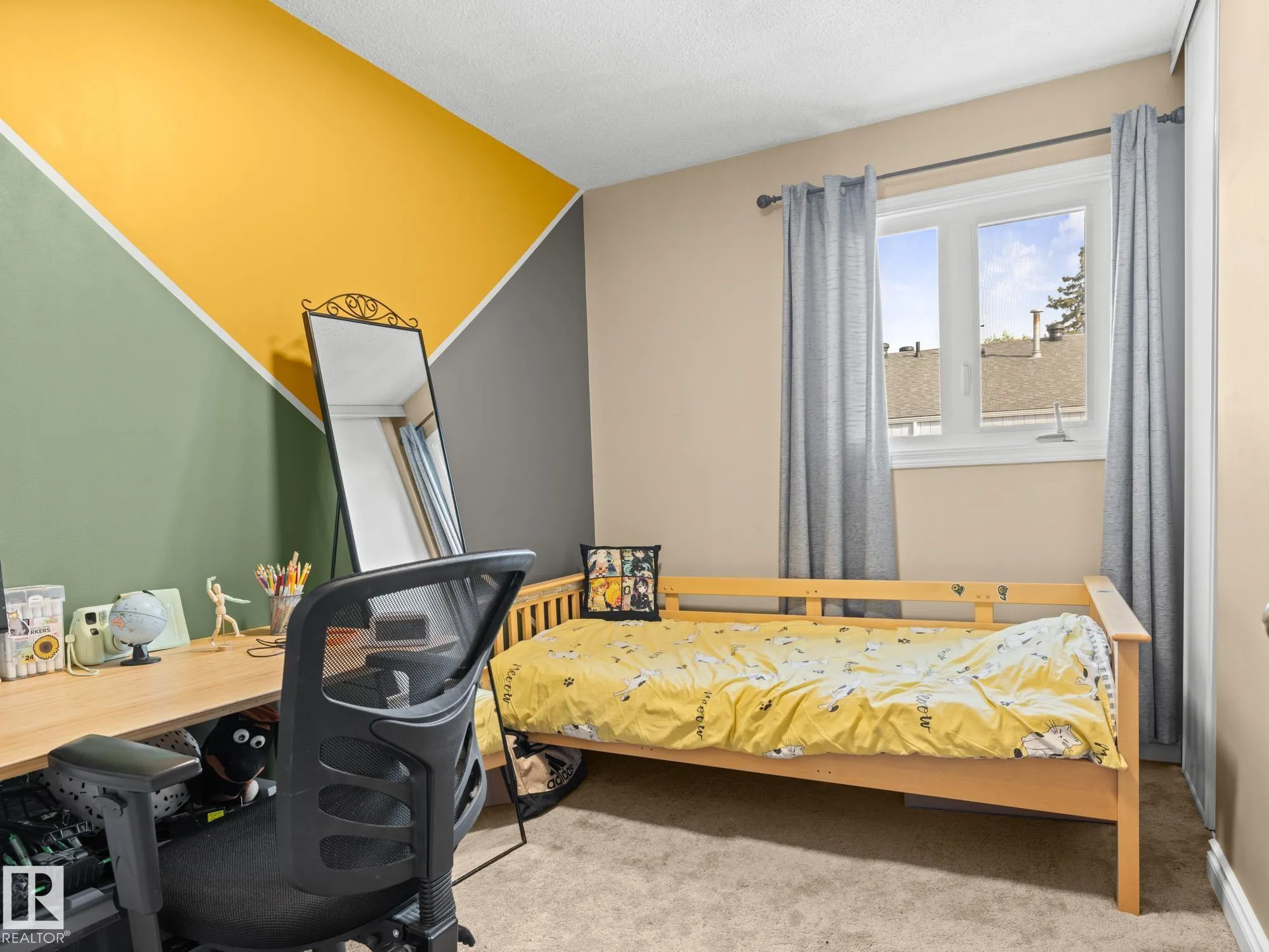20E CALLINGWOOD Court