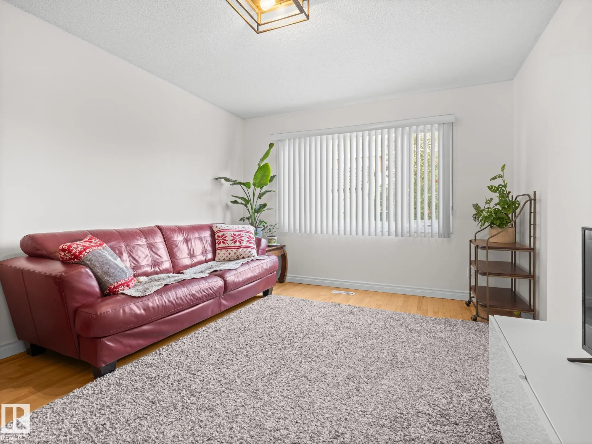 20E CALLINGWOOD Court