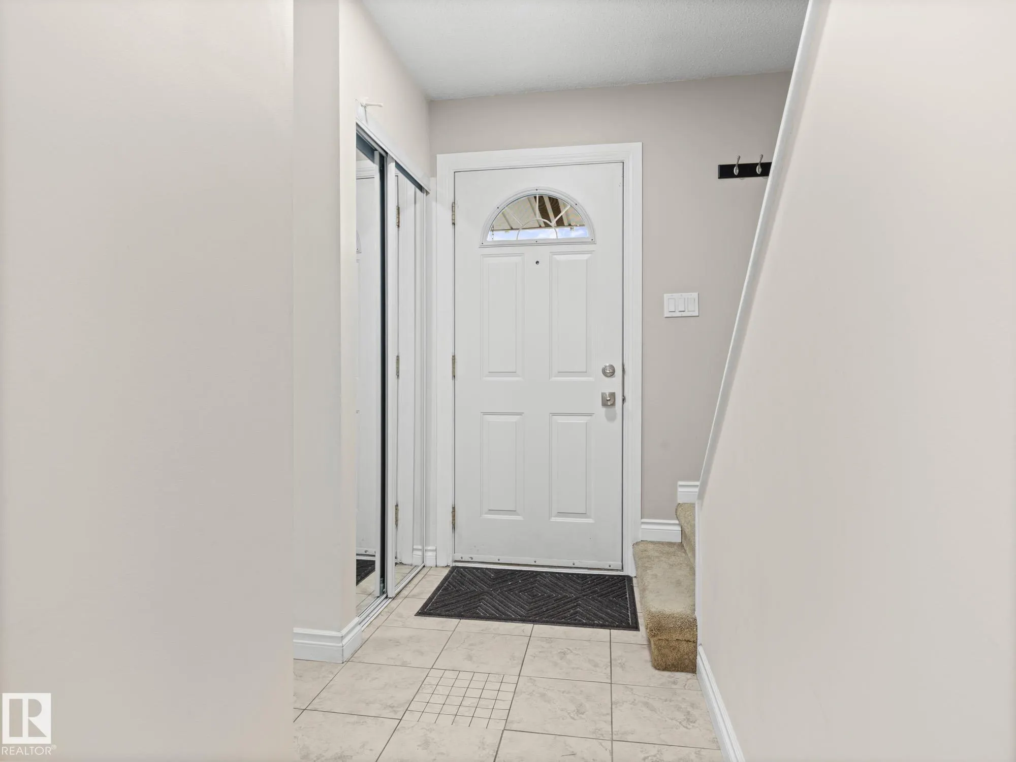 20E CALLINGWOOD Court