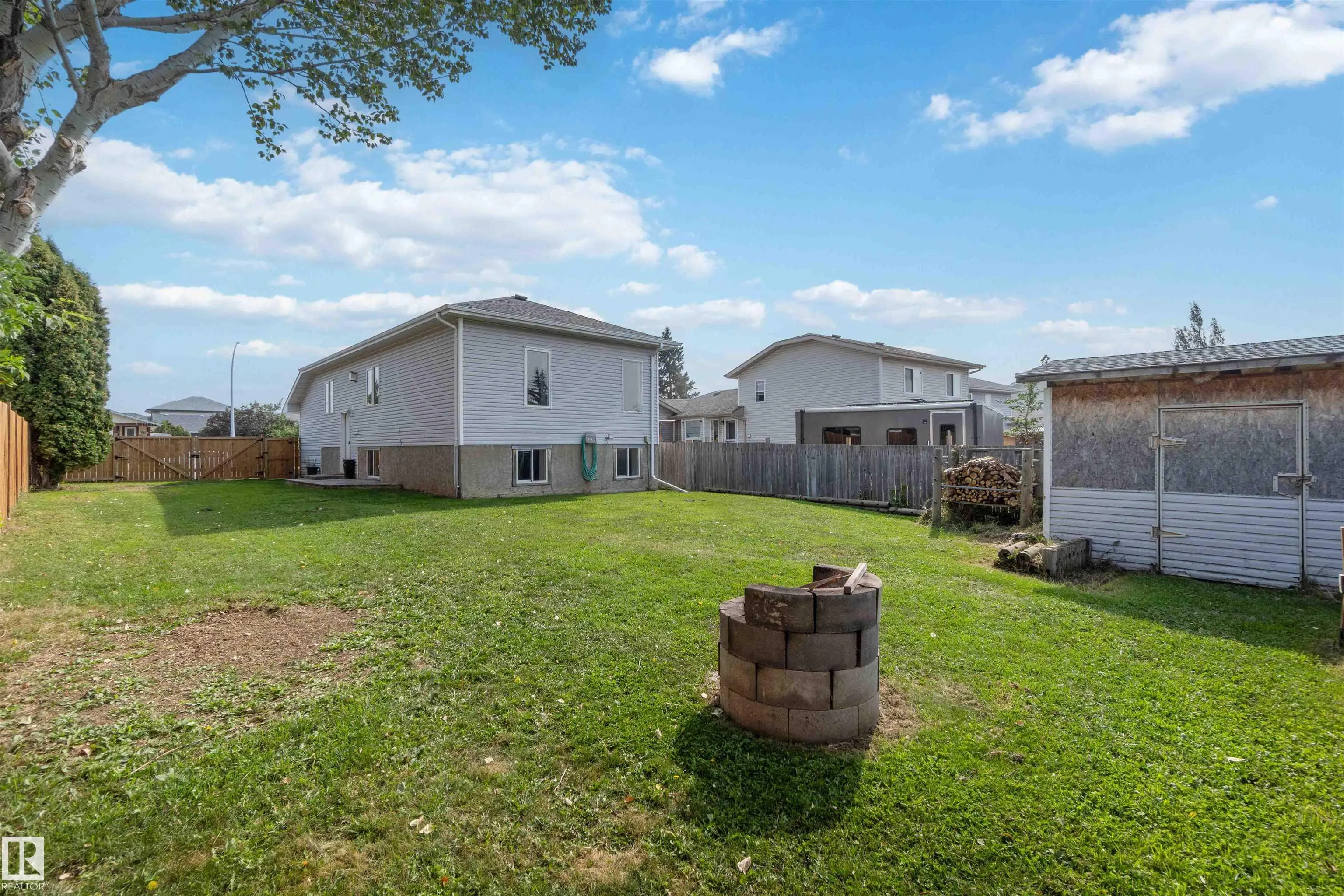 40 LUNNON Drive