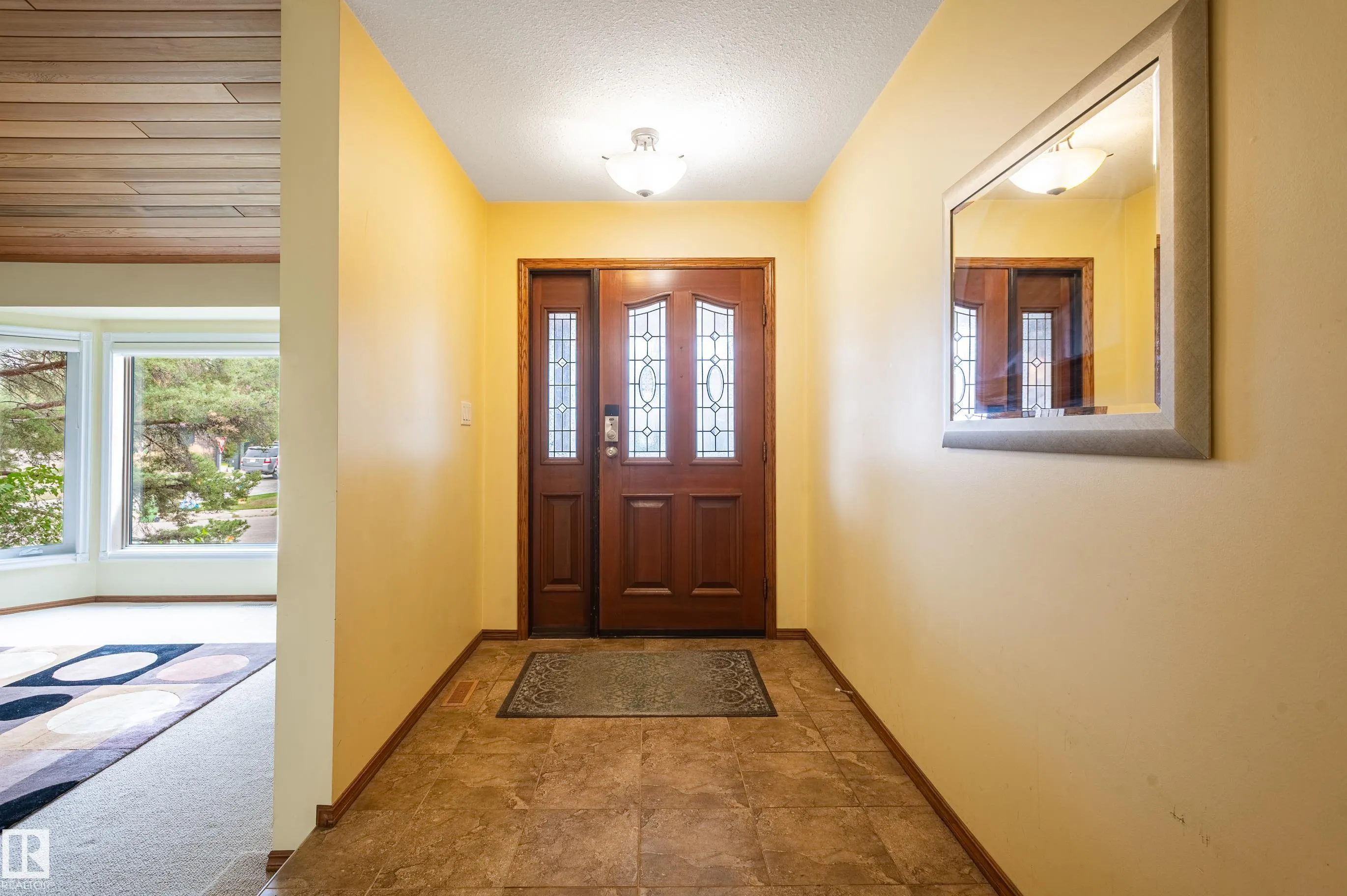 103 WOLF WILLOW Crescent
