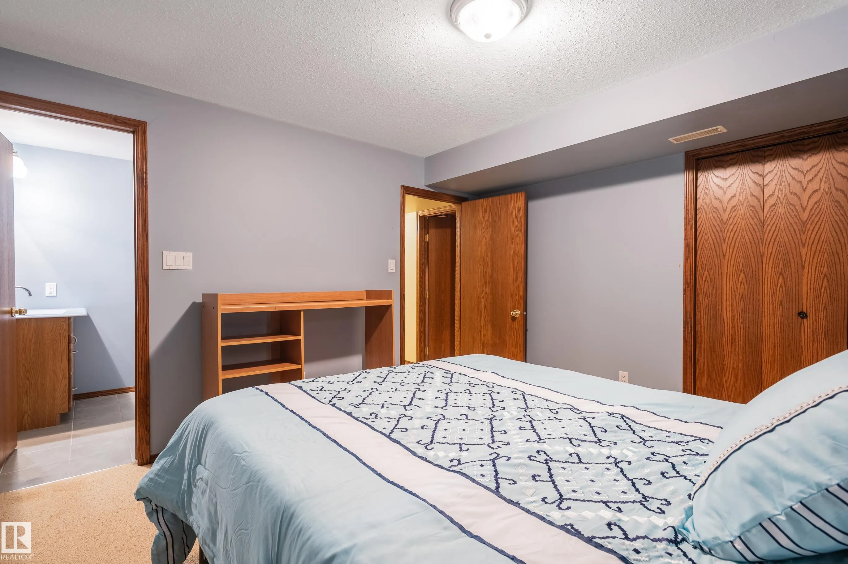 103 WOLF WILLOW Crescent