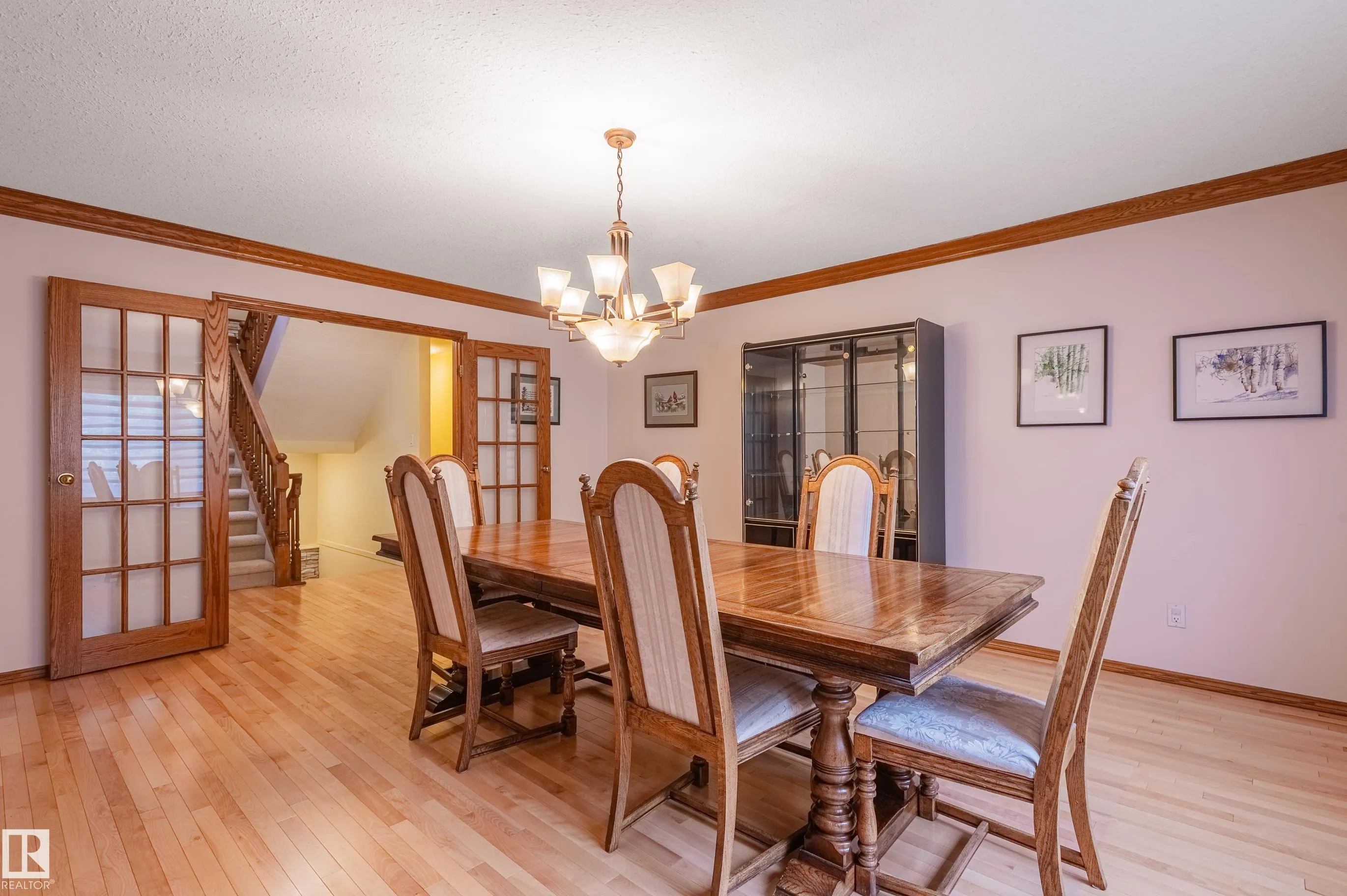 103 WOLF WILLOW Crescent