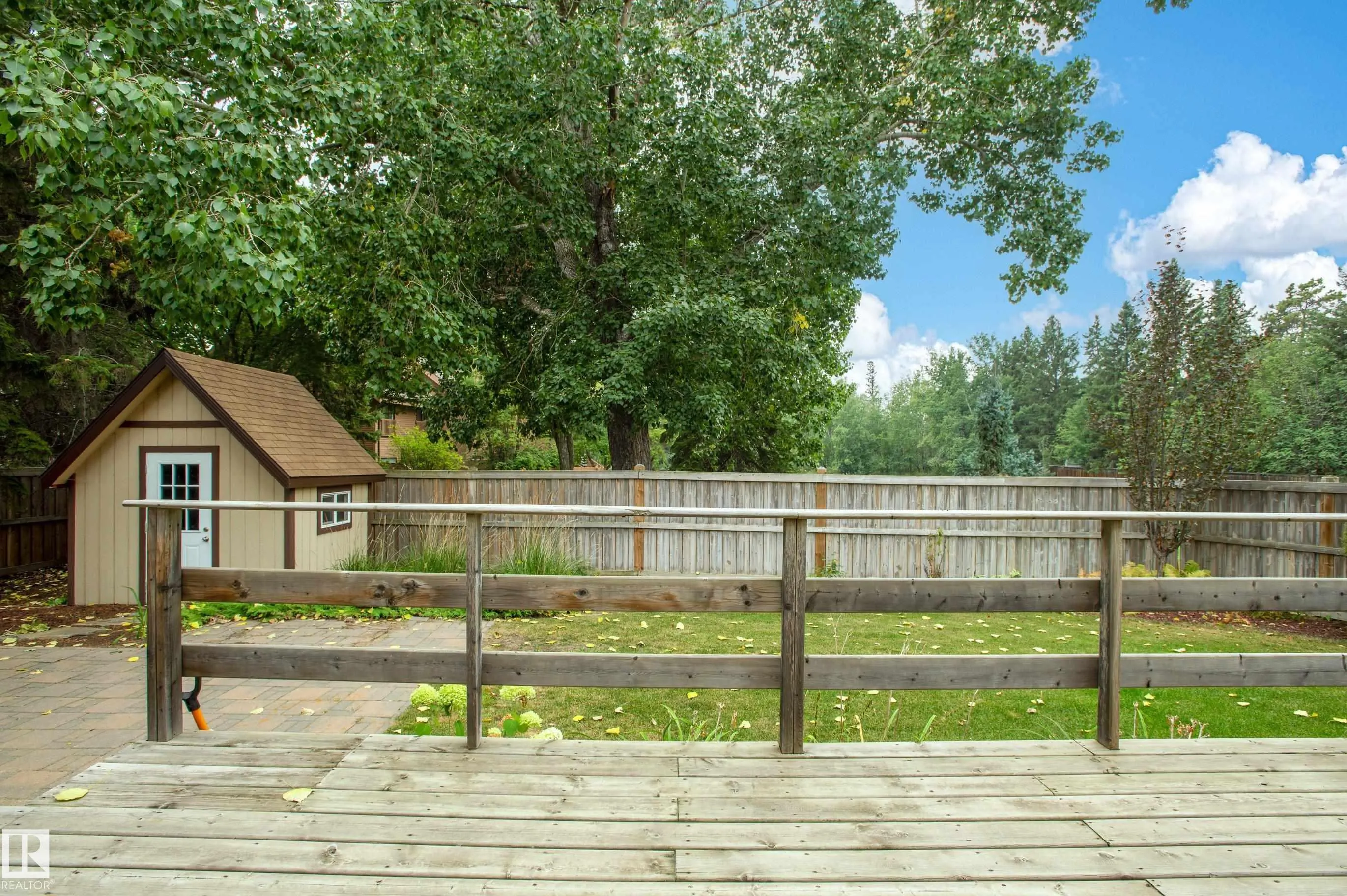 103 WOLF WILLOW Crescent