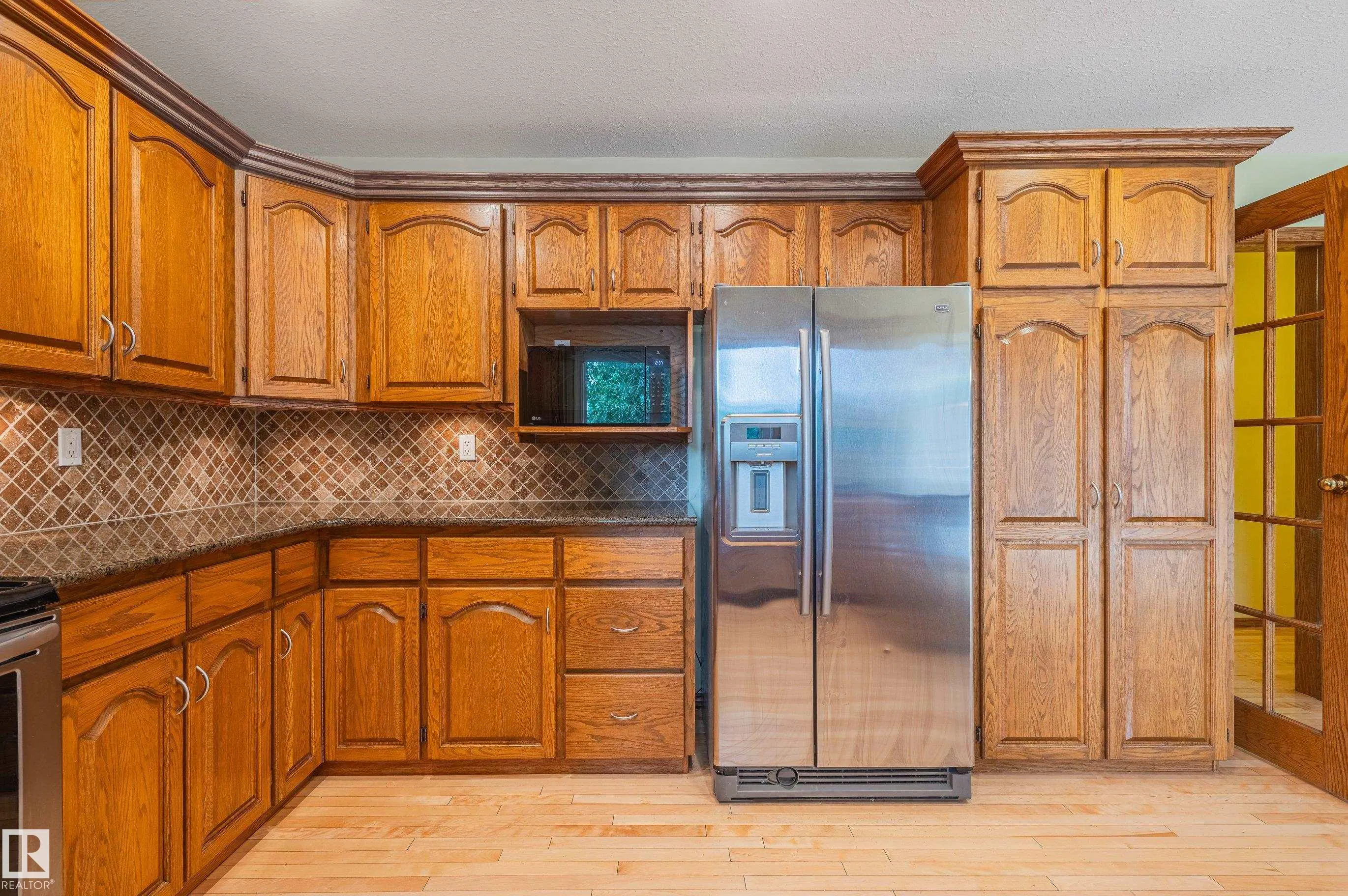 103 WOLF WILLOW Crescent