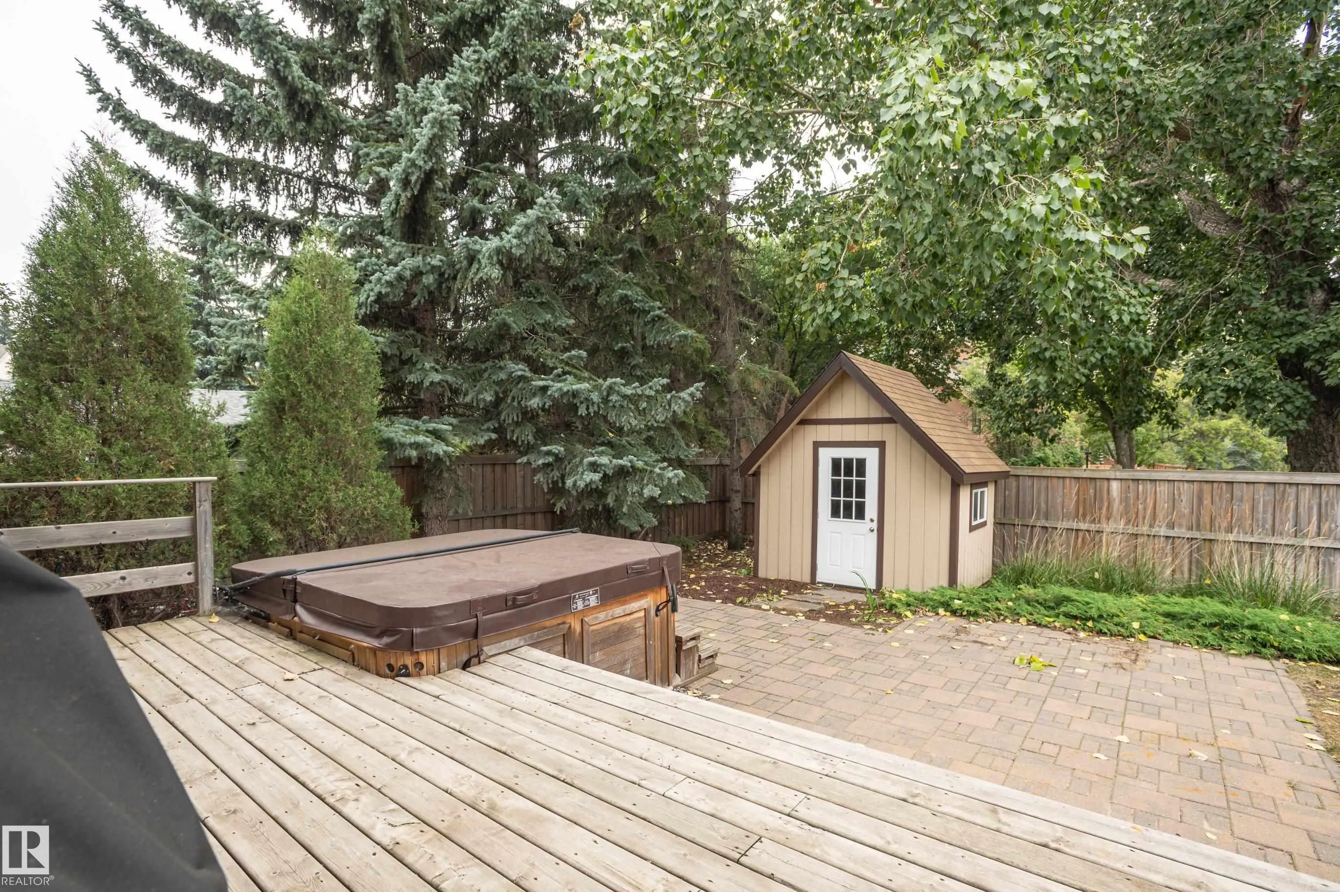103 WOLF WILLOW Crescent