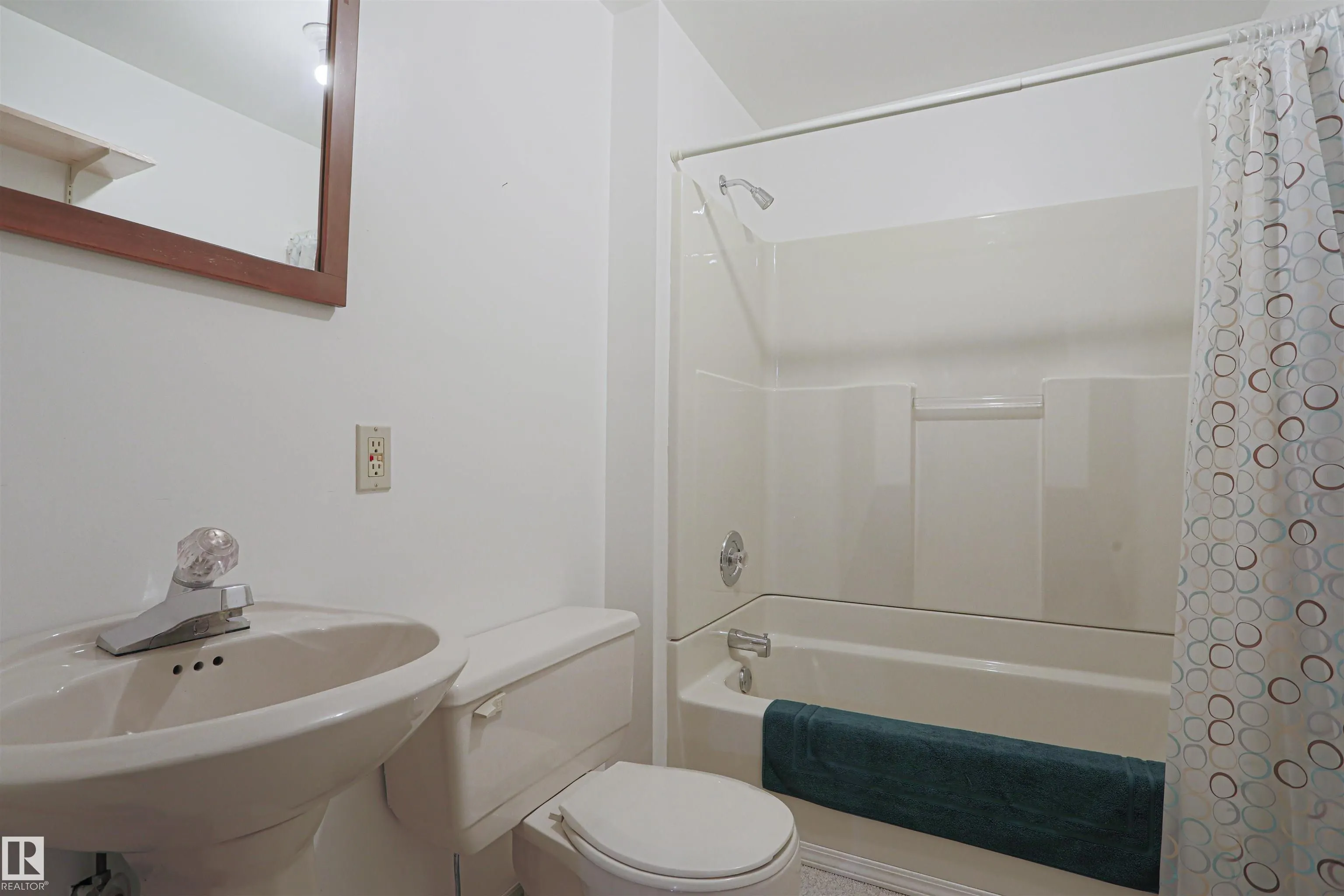 500 LESSARD Drive