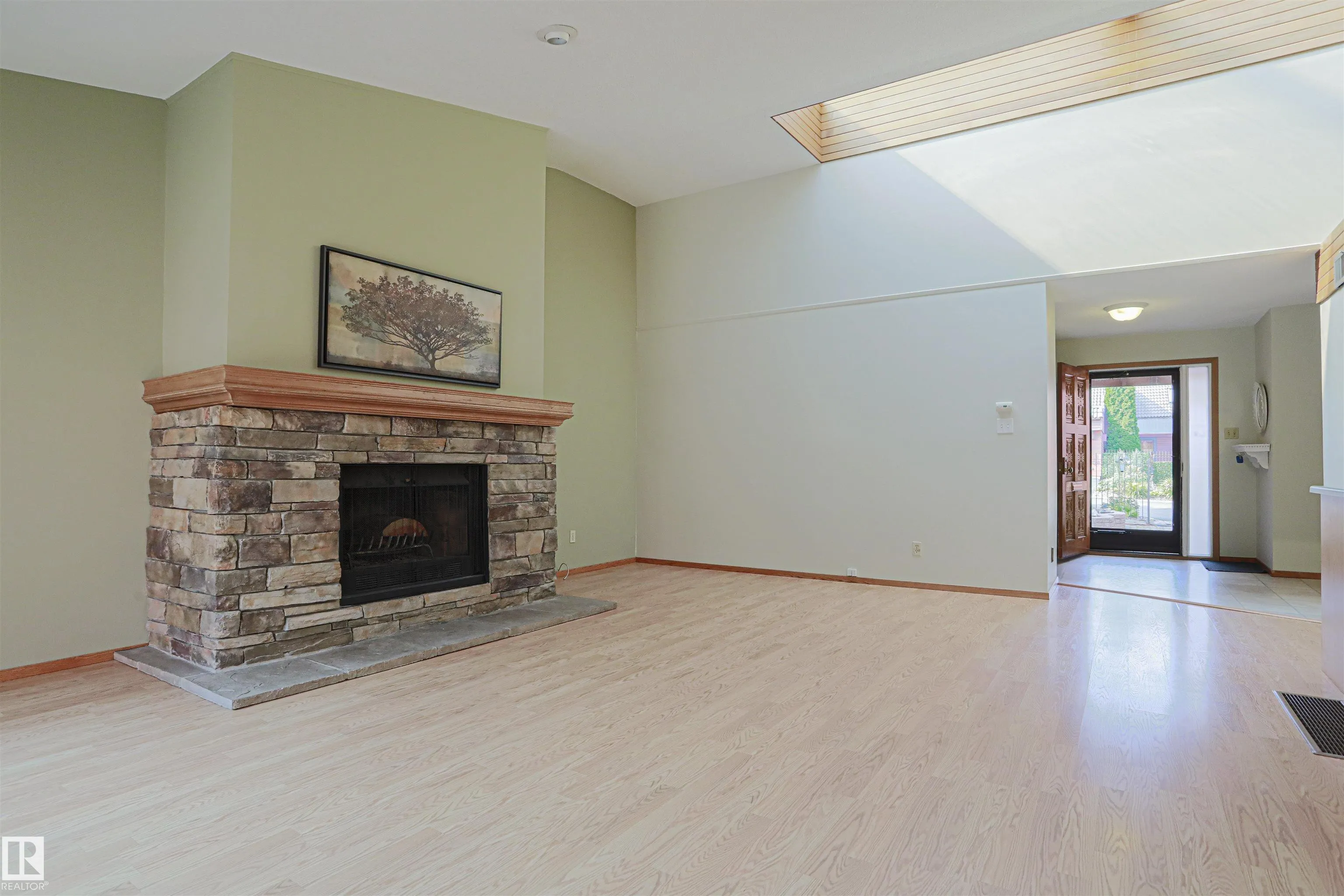 500 LESSARD Drive