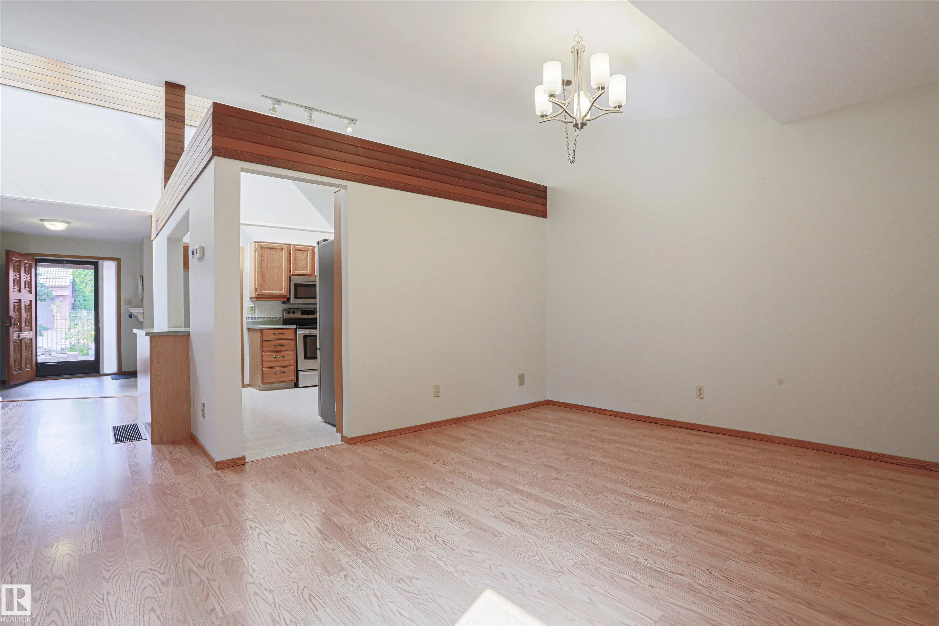 500 LESSARD Drive