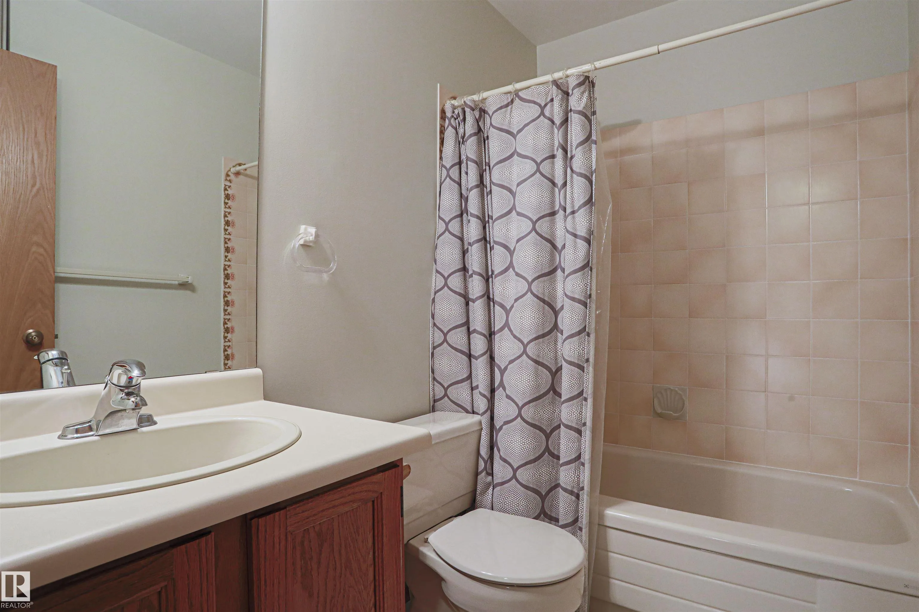 500 LESSARD Drive