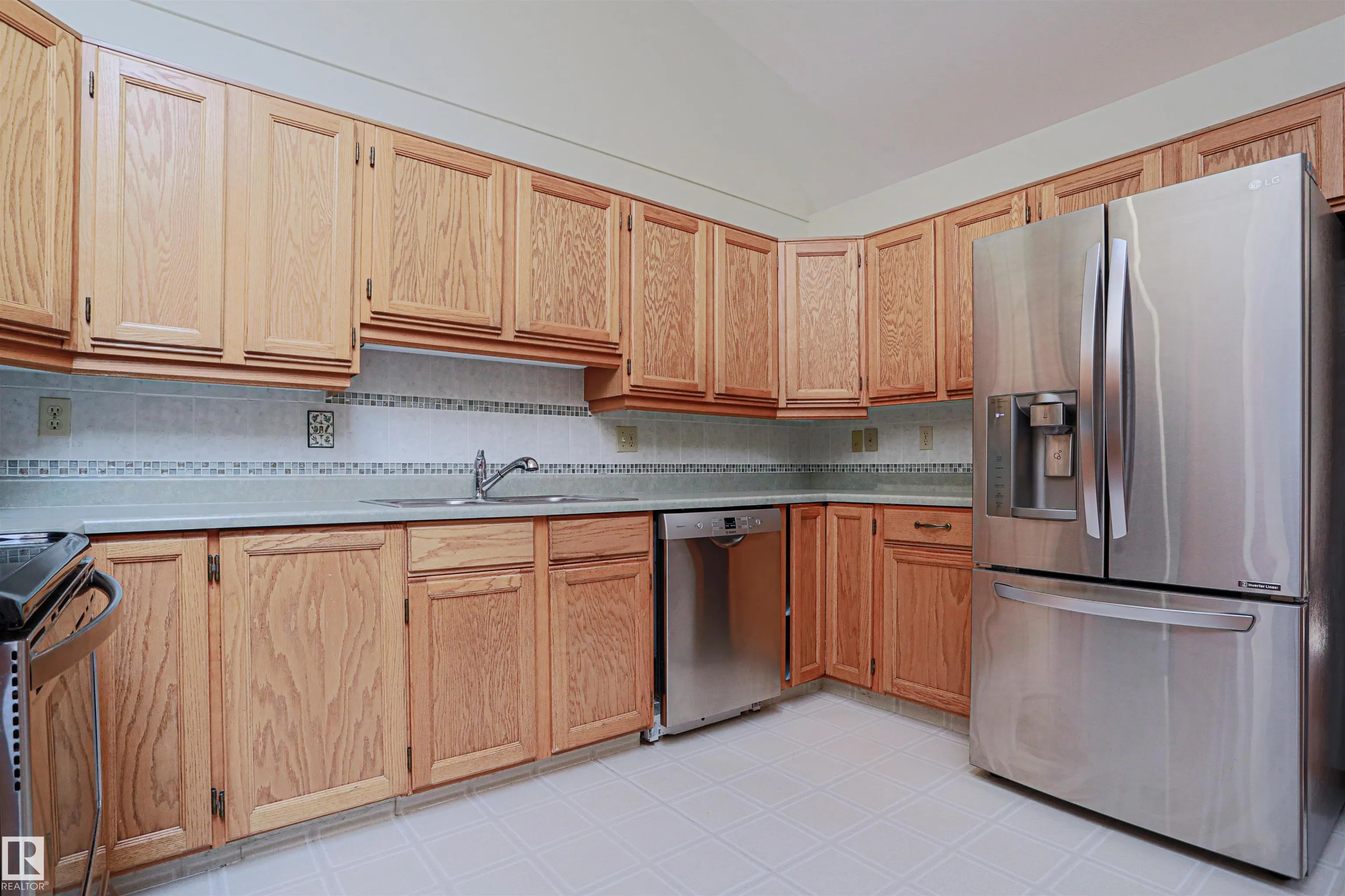 500 LESSARD Drive