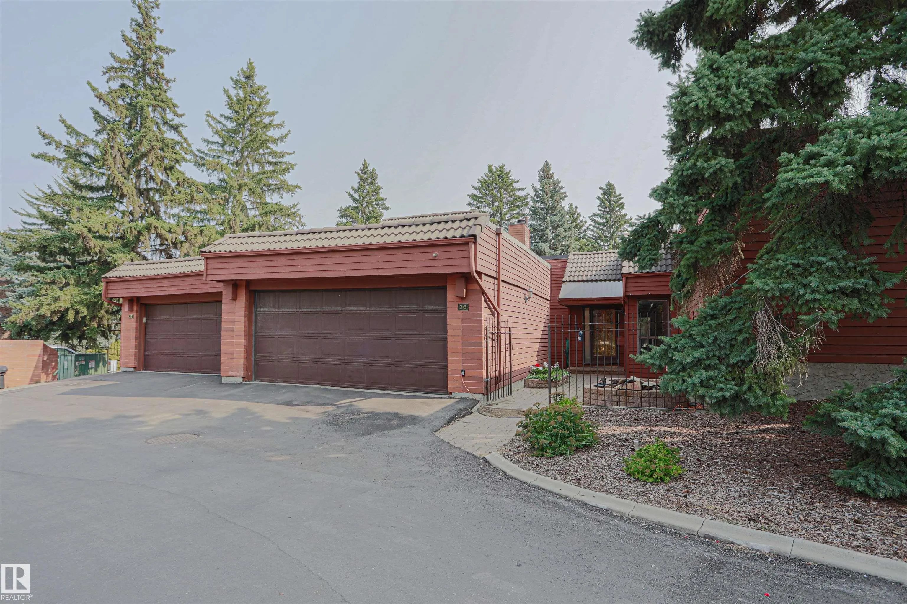 500 LESSARD Drive