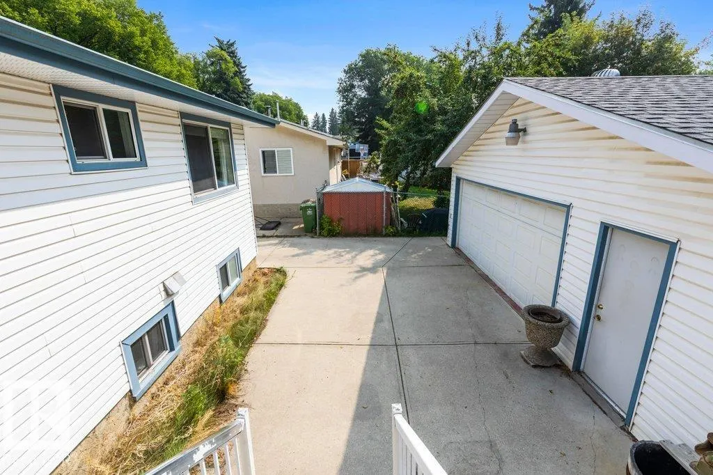 7 BROADVIEW Crescent