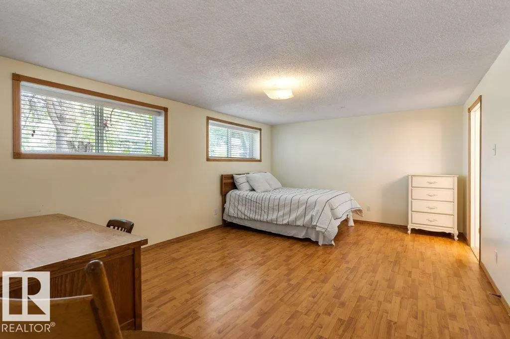 7 BROADVIEW Crescent