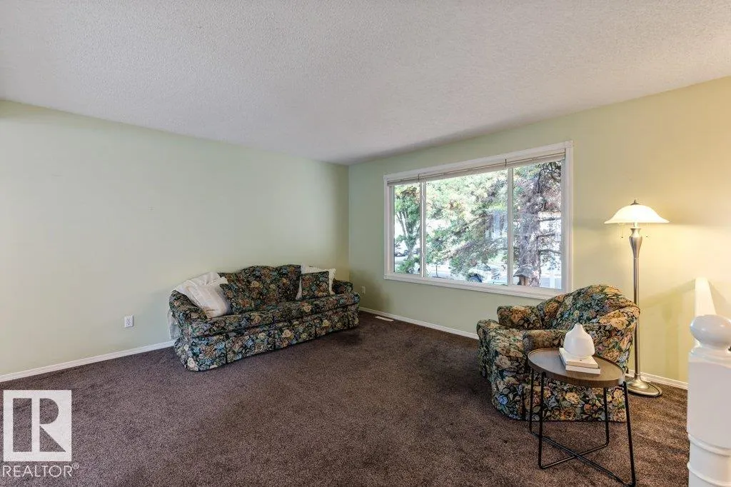 7 BROADVIEW Crescent