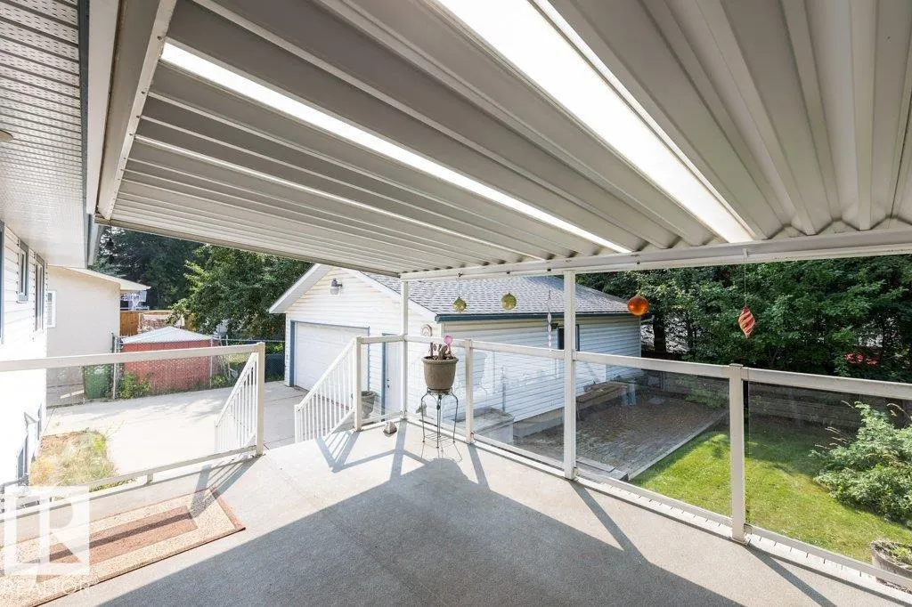 7 BROADVIEW Crescent