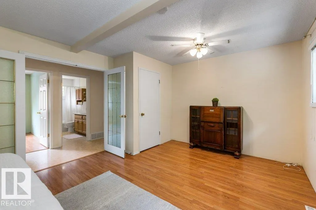 7 BROADVIEW Crescent