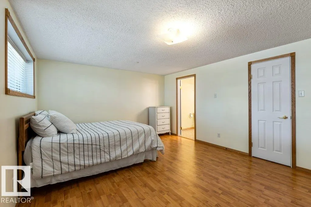 7 BROADVIEW Crescent