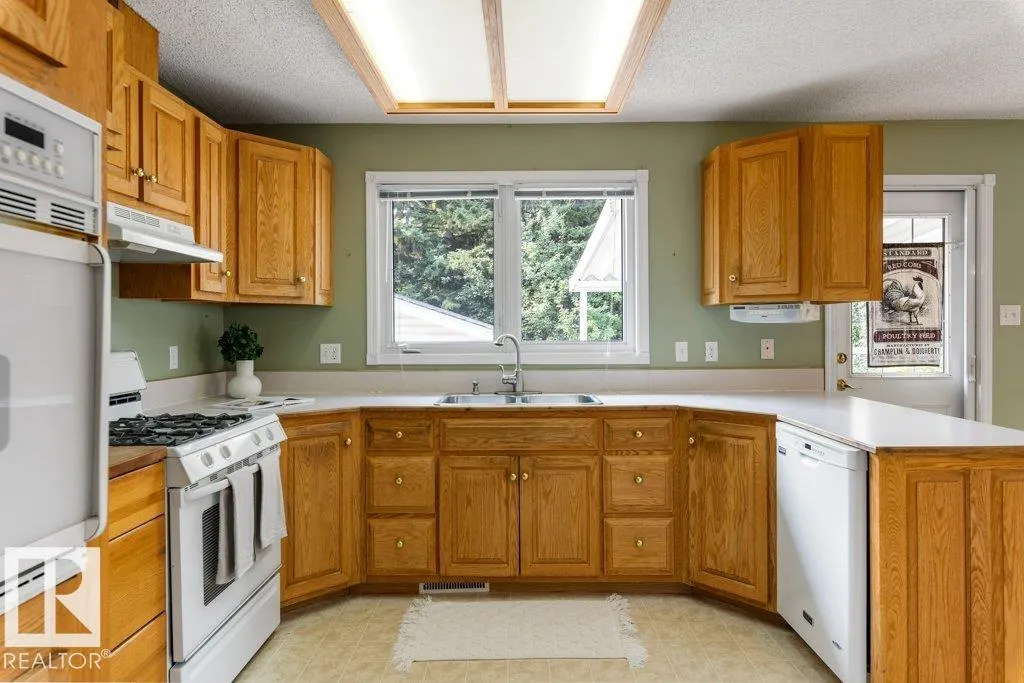 7 BROADVIEW Crescent