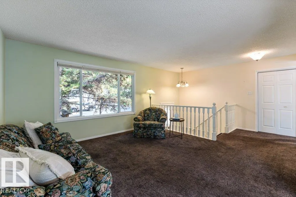 7 BROADVIEW Crescent