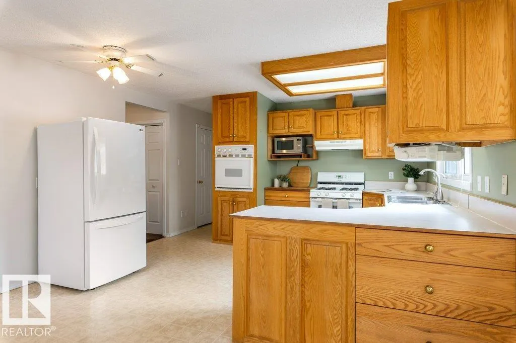 7 BROADVIEW Crescent