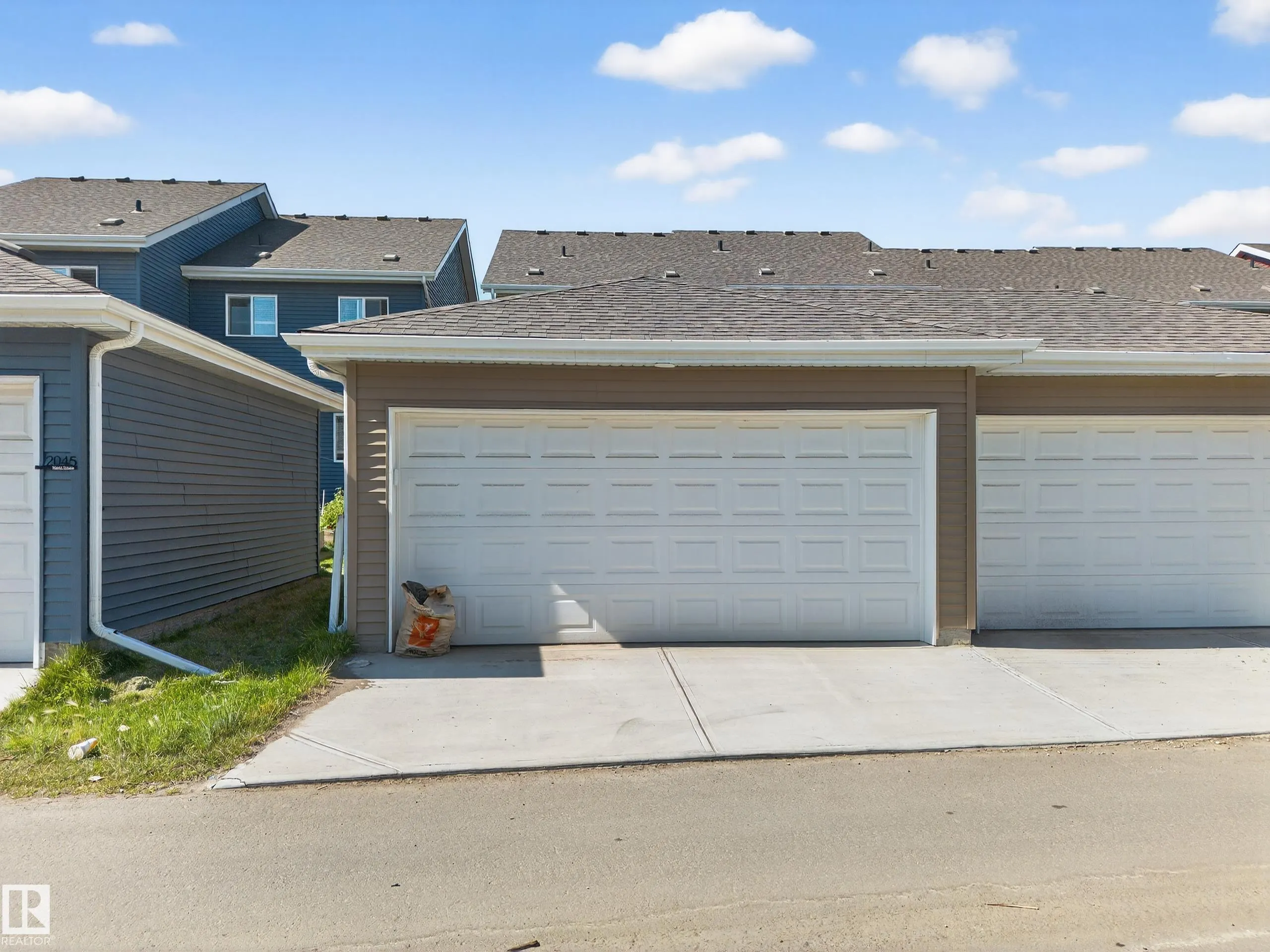 2047 MAPLE Road