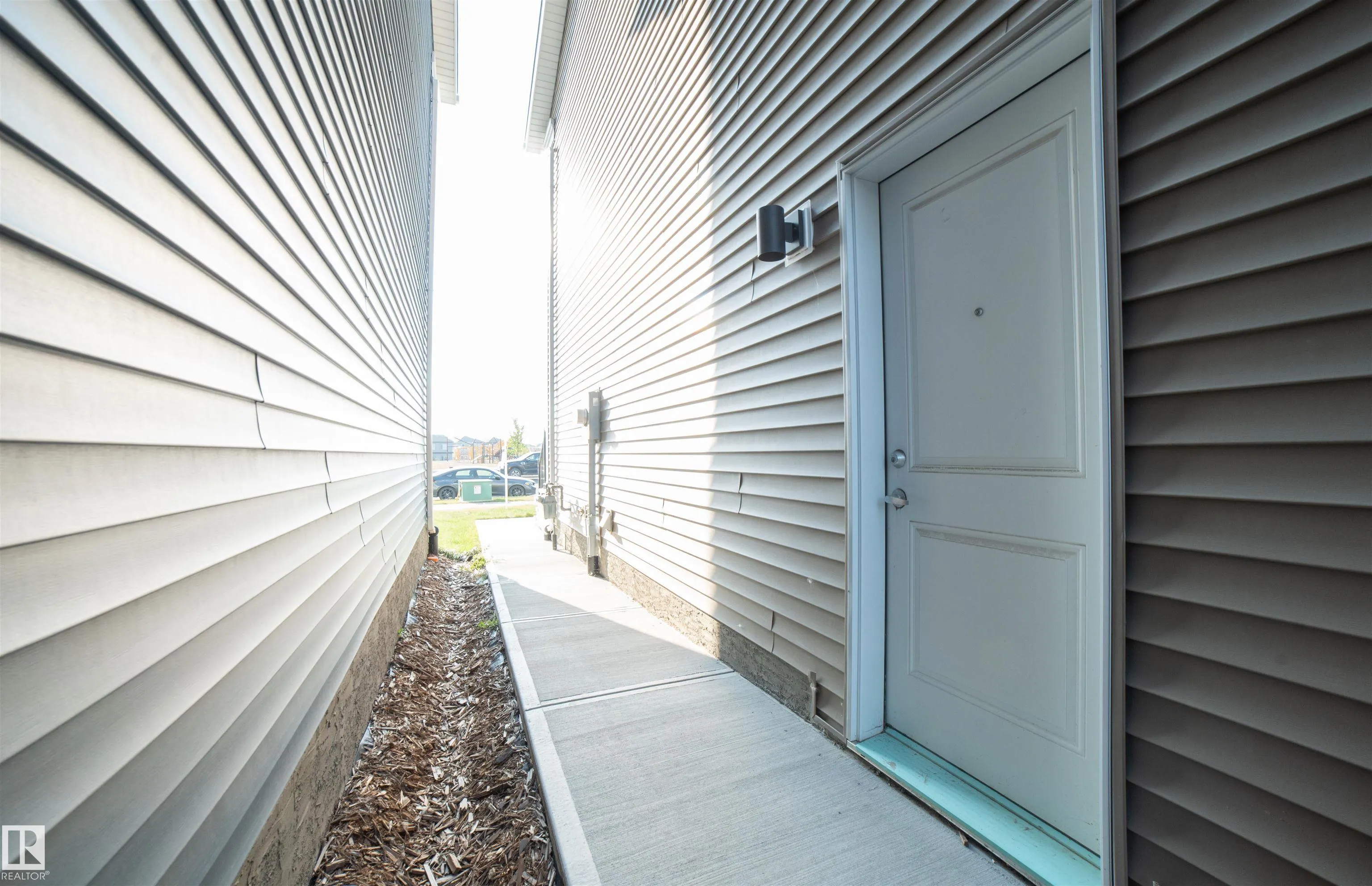 2047 MAPLE Road