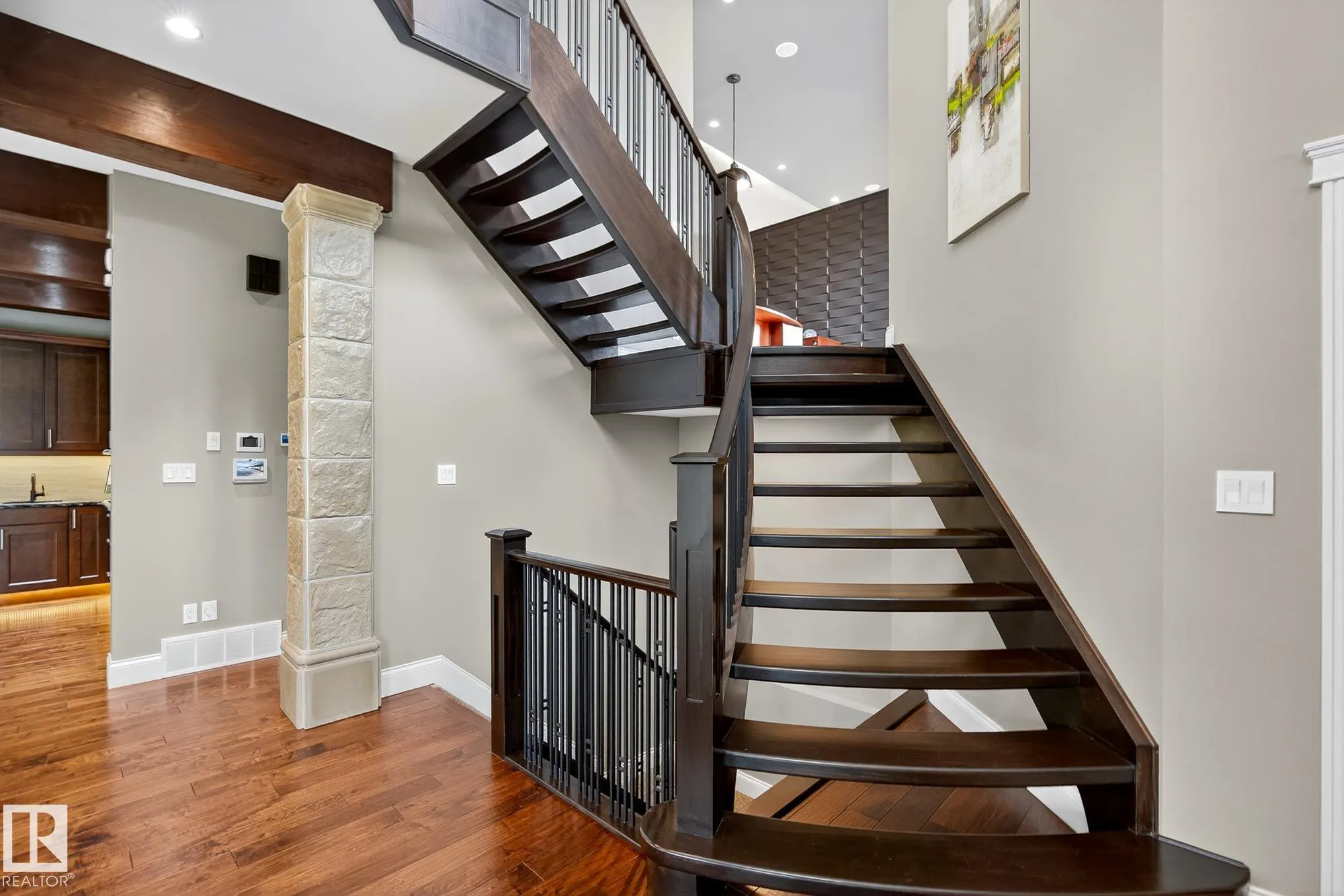 26028 MEADOWVIEW Drive