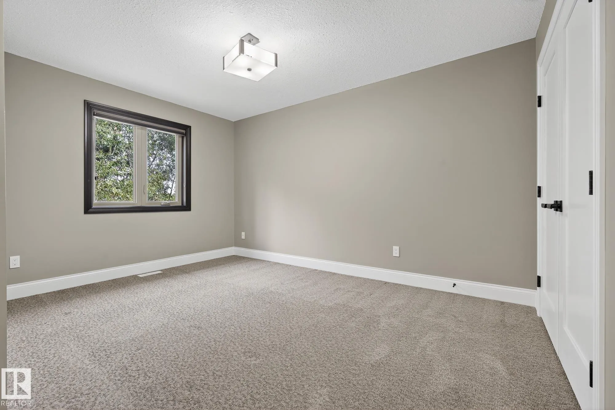 26028 MEADOWVIEW Drive